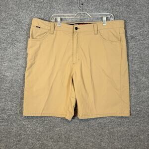 Wrangler ATG Shorts Mens 42 Beige Pockets Fishing Hiking Outdoor Performance
